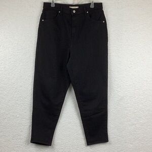 Levi’s Women Size 32 x 27 High Waisted Tapered Jeans.